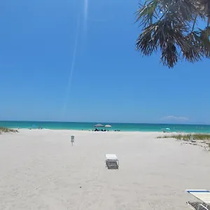 Front Paradise. Ground Floor.studio. , Longboat Key United States